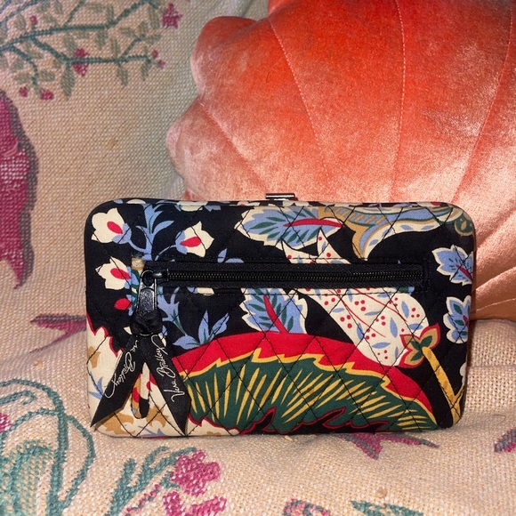 Vera Bradley opera wallet - Picture 2 of 4